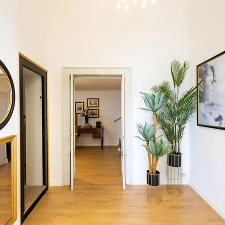 Monique Exclusive House 아파트 *